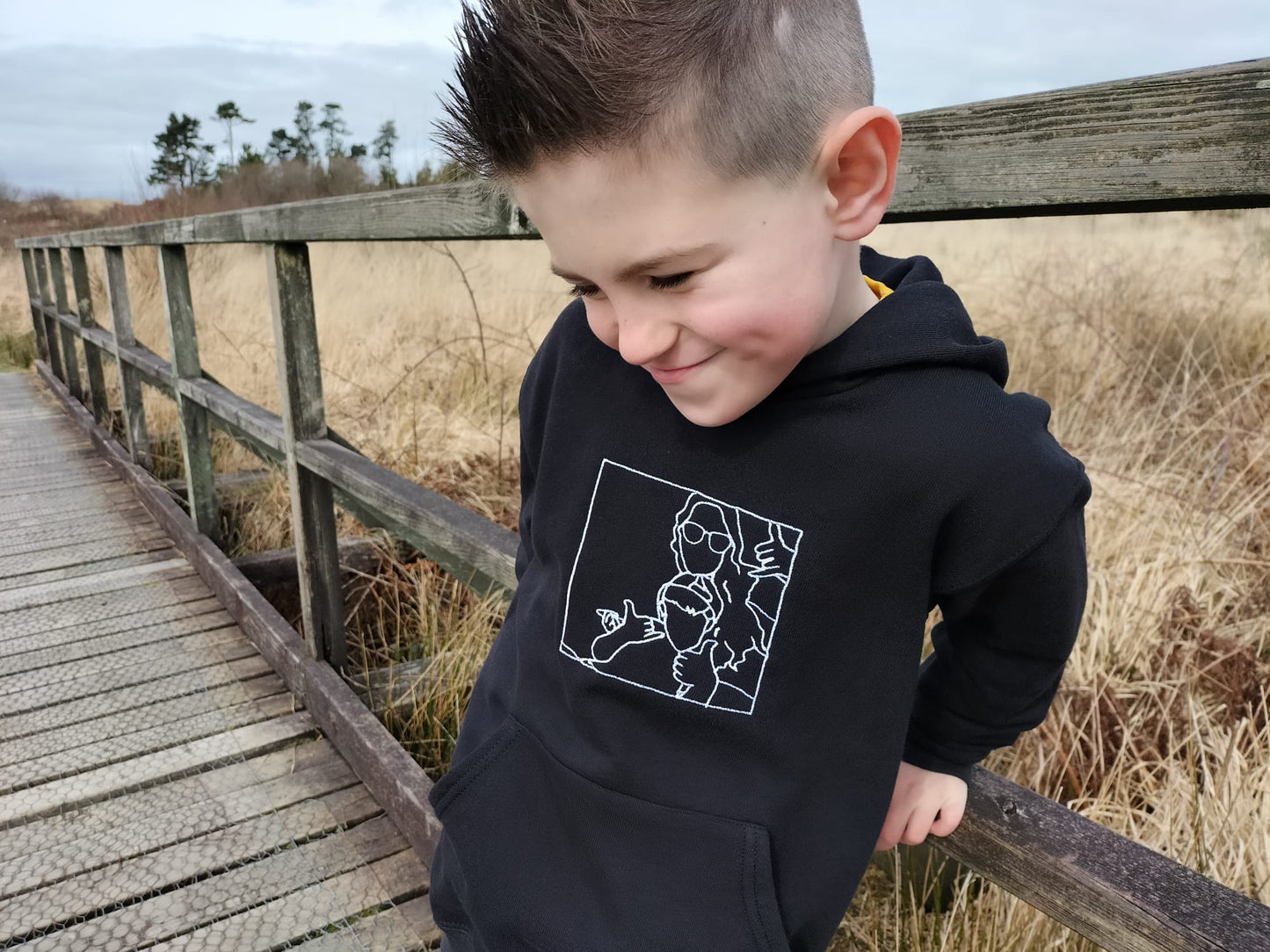 embroidered hoodie kids black